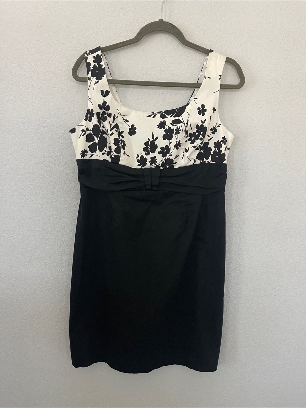 Another Thyme Petite Black White Floral Sheath Dress Size 10P Sleeveless Lined